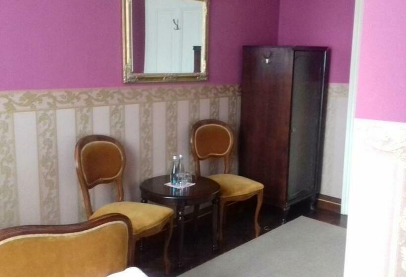 Quarto Basic, Willa Kraj