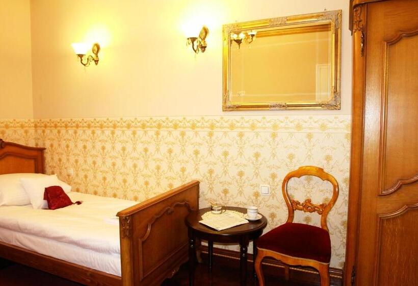 Quarto Estandar, Willa Kraj
