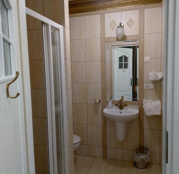 Quarto Estandar, Willa Kraj