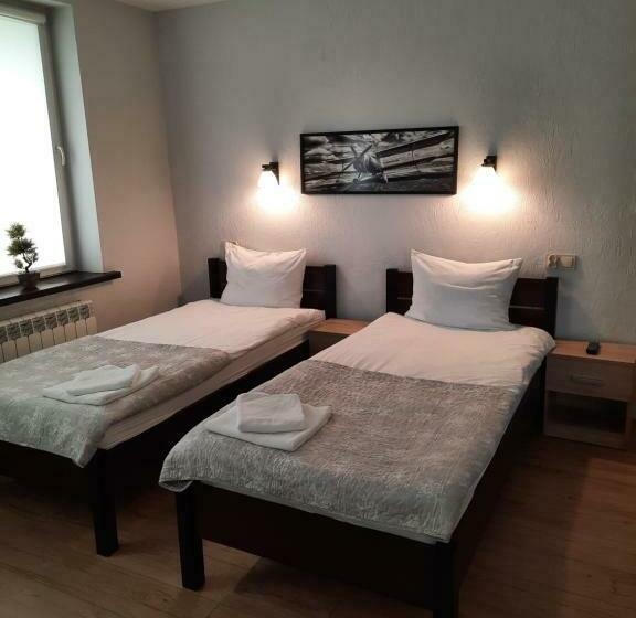 豪华房间, Ik Corner