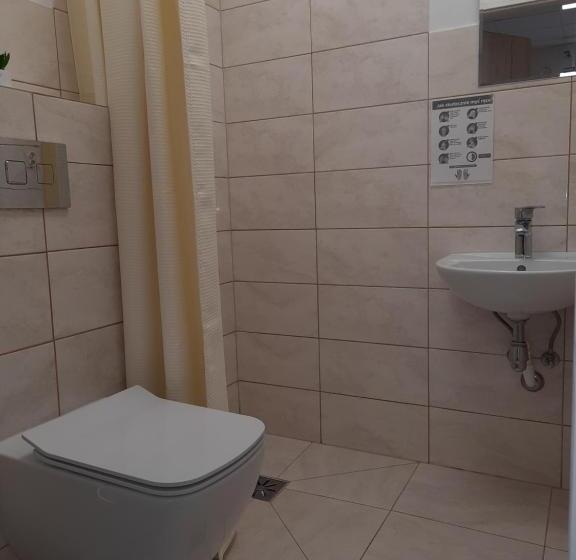 Quarto Estandar, Ik Corner