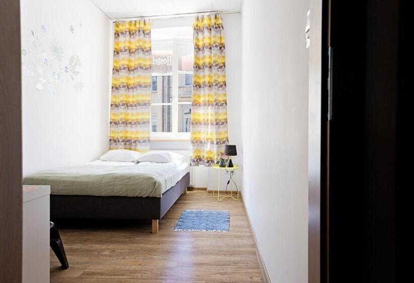 اتاق استاندارد با سرویس بهداشتی مشترک, Folk Hostel