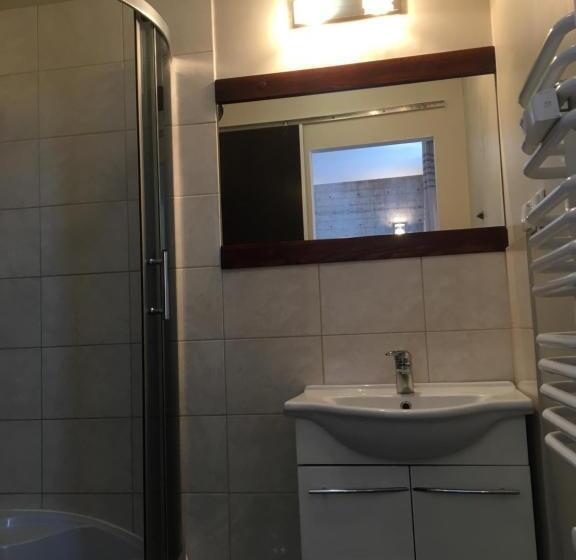 Студия Стандарт, Hostel Przed świtem