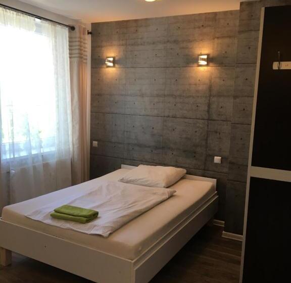 Студия Стандарт, Hostel Przed świtem