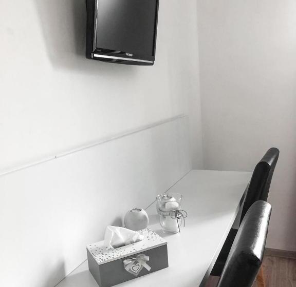 Апартаменты 2 Спальни, Hostel Przed świtem