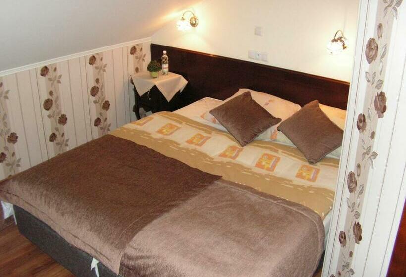 חדר סטנדרט, Dworek Jolanta