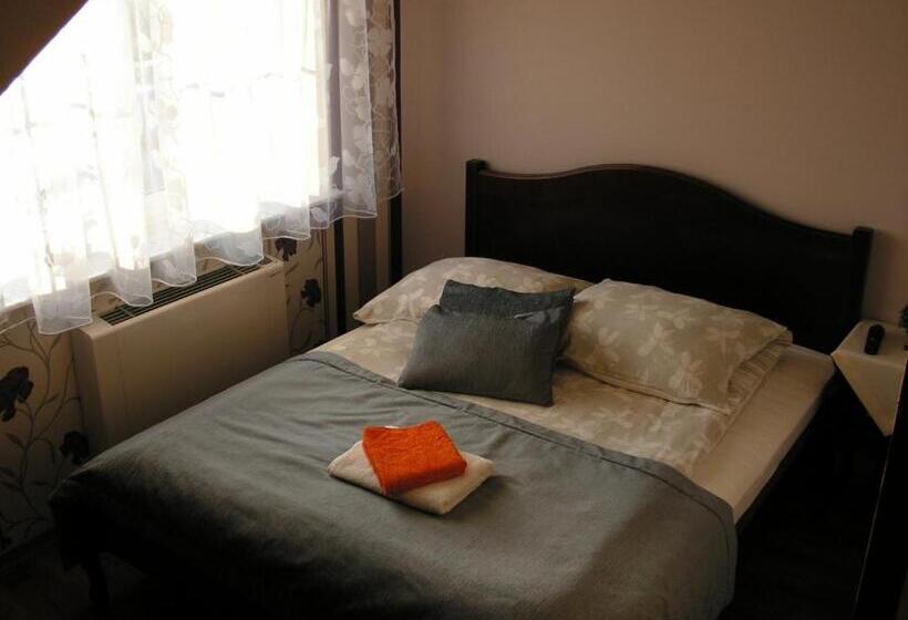 חדר סטנדרט יחיד, Dworek Jolanta