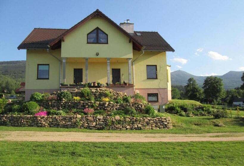 1 Bedroom Apartment Mountain View, Willawil