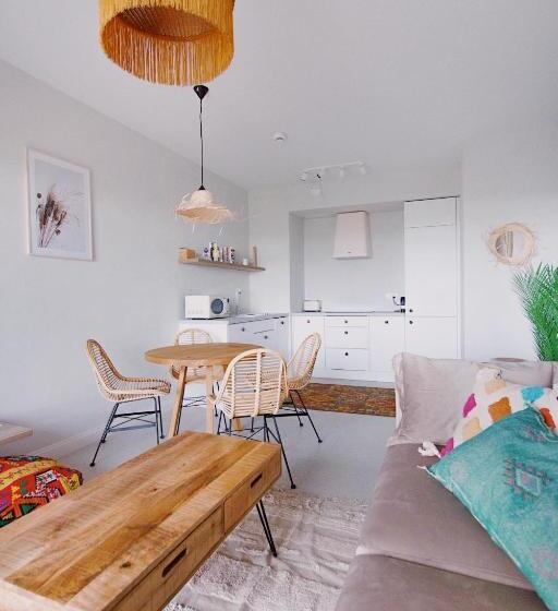 سوییت جونیور با چشم‌انداز دریا, Apartamenty Your Seaside