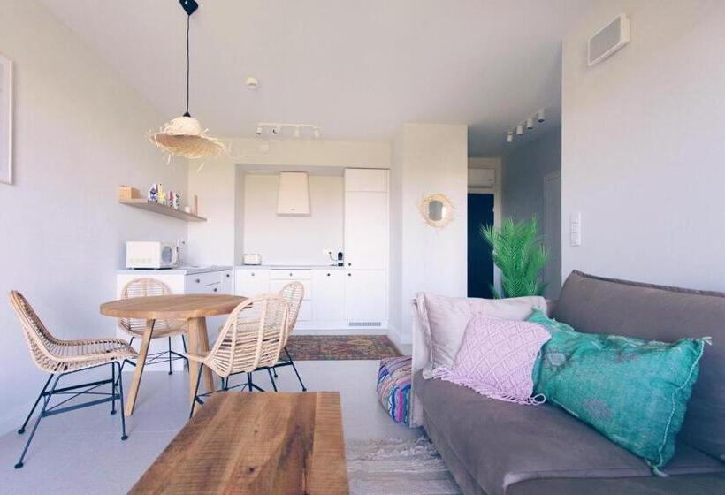 سوییت جونیور با چشم‌انداز دریا, Apartamenty Your Seaside