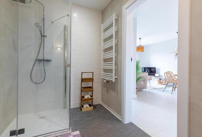 سوییت جونیور با چشم‌انداز دریا, Apartamenty Your Seaside