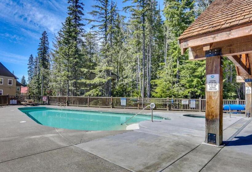 Апартаменты 2 Спальни, Collins Lake Condo