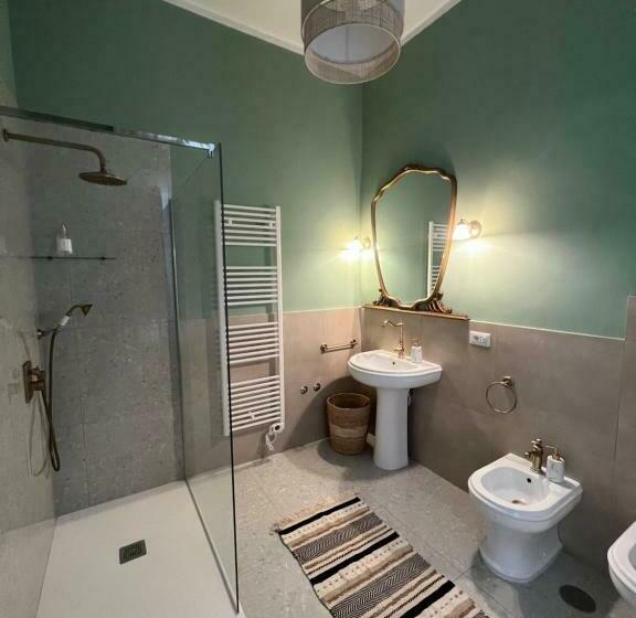 اتاق استاندارد با وان آب گرم, Borgo Marinaro Suite
