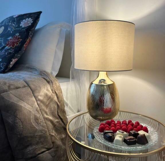 اتاق استاندارد با وان آب گرم, Borgo Marinaro Suite