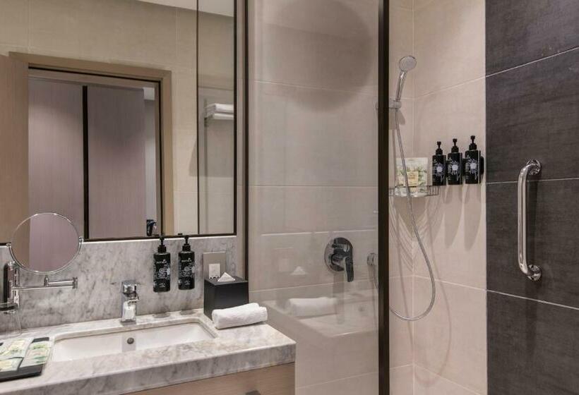 Полулюкс, Ramada By Wyndham Riyadh King Fahd Road