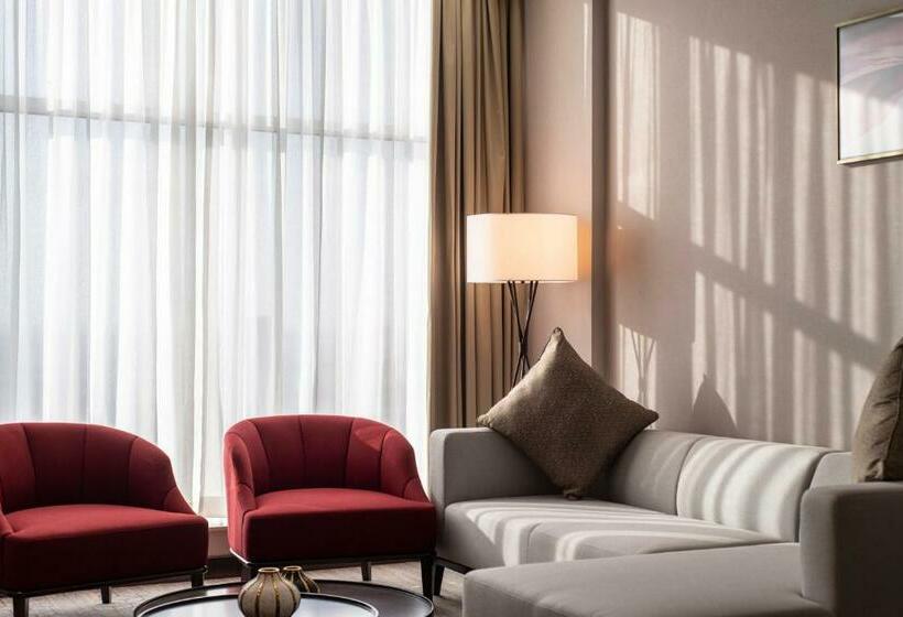 Люкс, Ramada By Wyndham Riyadh King Fahd Road