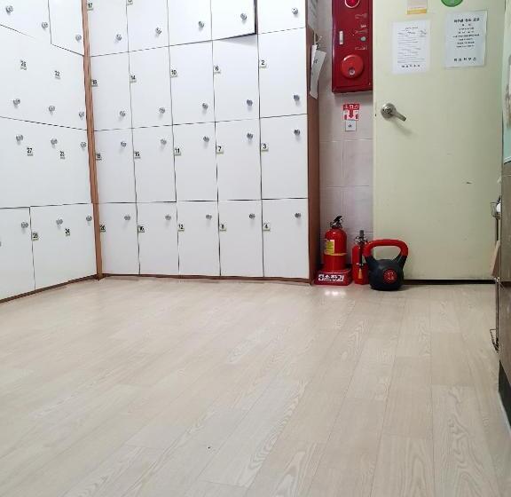 חדר סטנדרט יחיד, Hub House Livingtel