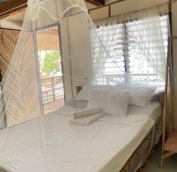 Номер Стандарт Вид на Море с Балконом, Borbon S Treehouse By The Sea