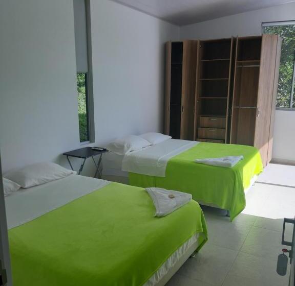 家庭间, Finca Pozo Azul