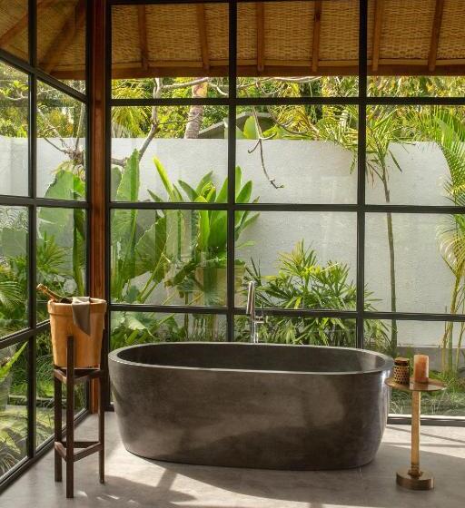 Люкс с Балконом, East Bali Volcano View Resort & Spa   Adults Only Area