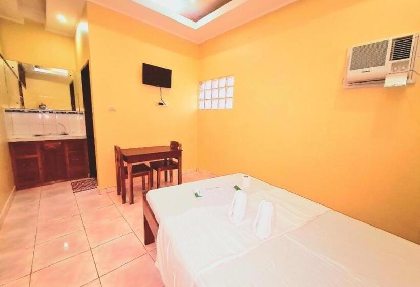 اتاق اکونومی, La Familia Guest House