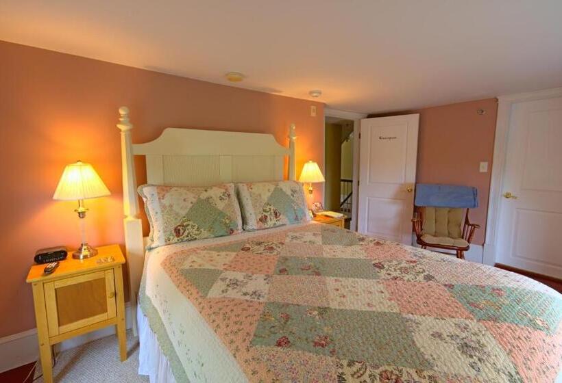 اتاق لوکس, Ballard House Inn