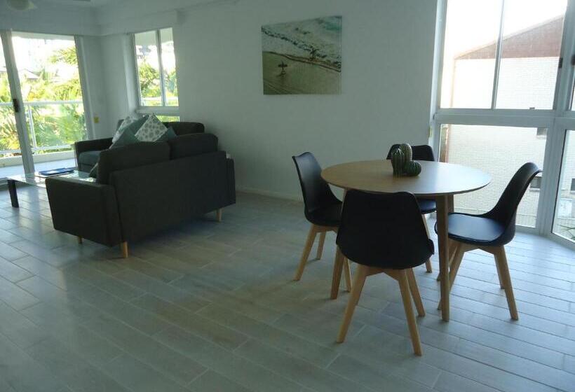 Апартаменты 2 Спальни, The Crest Apartments