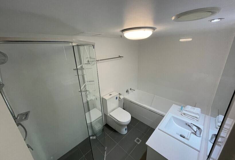 Апартаменты 2 Спальни, The Crest Apartments