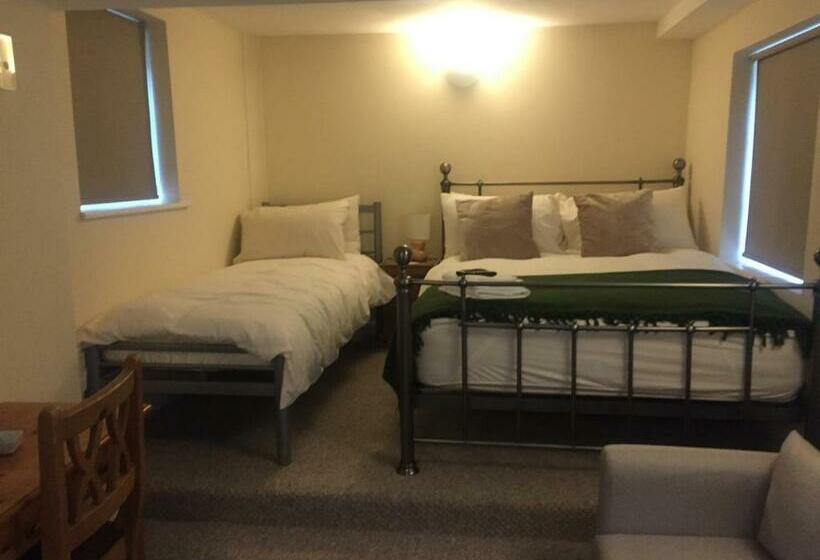 Quarto Estandar, Findon Rest Ltd