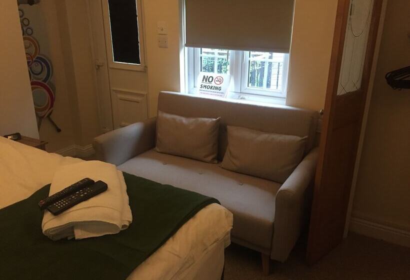 Quarto Estandar, Findon Rest Ltd