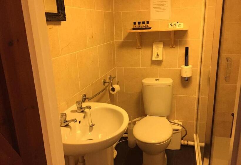 Quarto Estandar, Findon Rest Ltd