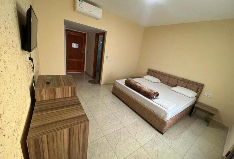 اتاق لوکس با چشم‌انداز دریا, Bedouins Inn Village