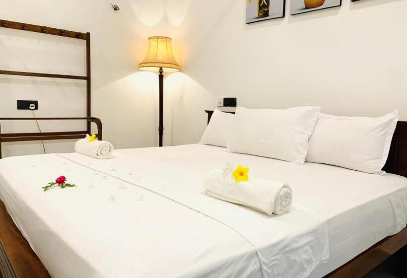 Номер Deluxe, Kavin Beach Hotel Hikkaduwa