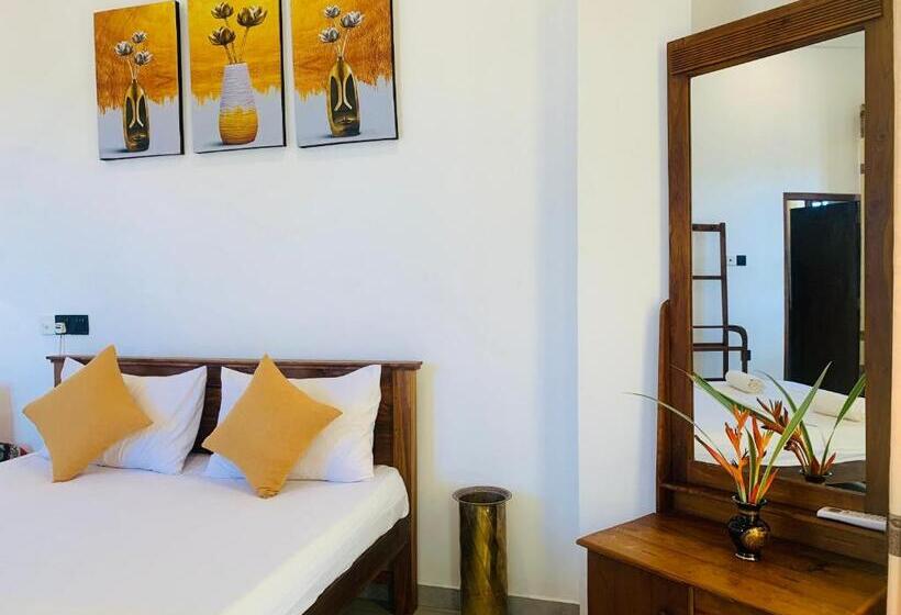 Номер Deluxe, Kavin Beach Hotel Hikkaduwa