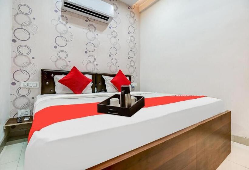 اتاق کلاسیک سه تخته, Flagship Hotel Shaan