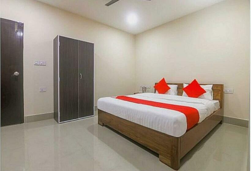 اتاق کلاسیک سه تخته, Adhikary Homestay