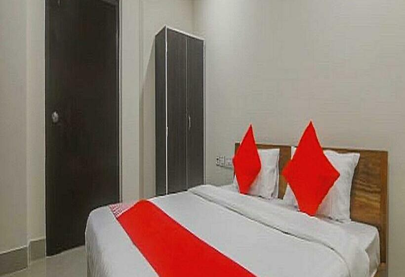 اتاق کلاسیک سه تخته, Adhikary Homestay