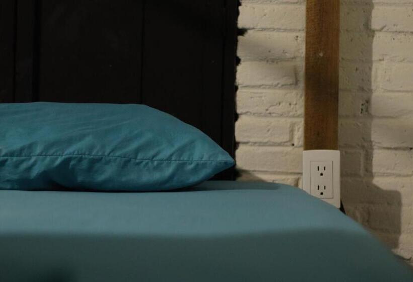 تختخواب در اتاق مشترک, Maracuyá Hostal Zipolite   Coworking Space