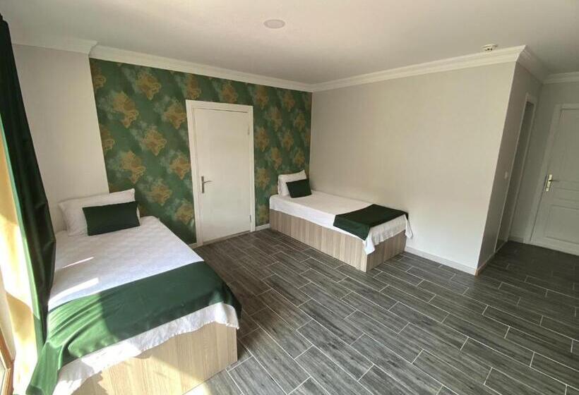 اتاق خانوادگی با چشم‌انداز باغ, Nayada Otel Spa