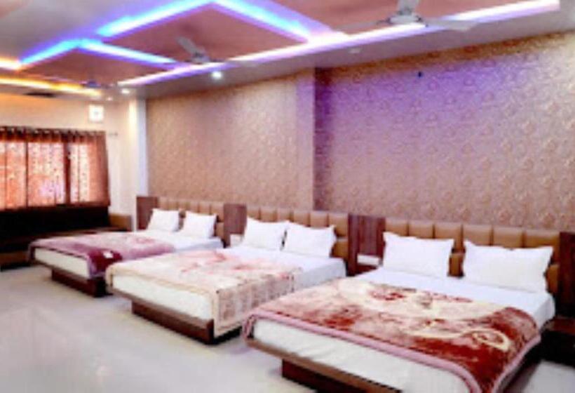 اتاق لوکس سه تخته, Naman Palace Ujjain