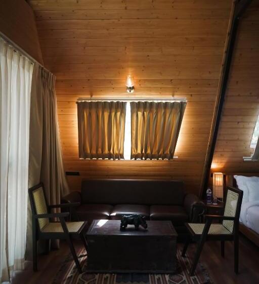 高级家庭房间, La Selva Resort, Pench National Park