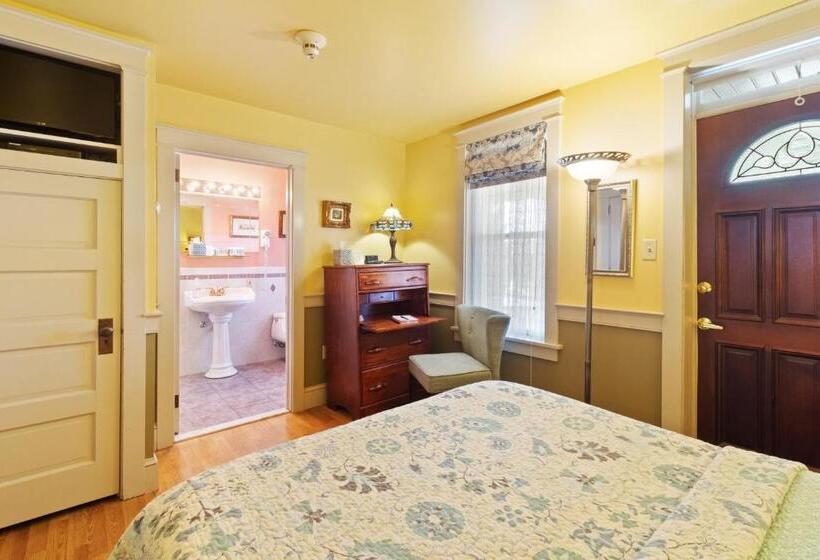 Номер Стандарт, After Eight Bed And Breakfast
