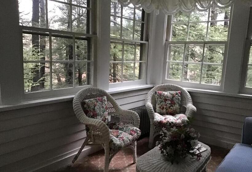 스위트, Brookview Manor Inn
