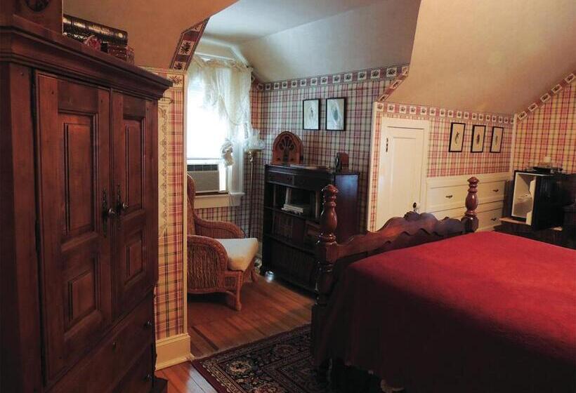 디럭스 스위트 킹 침대, Brookview Manor Inn