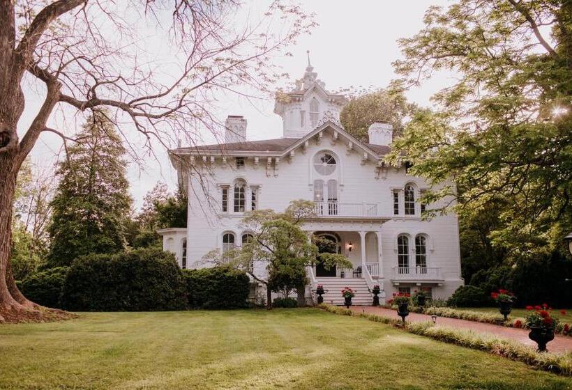 Номер Стандарт, Mayhurst Estate