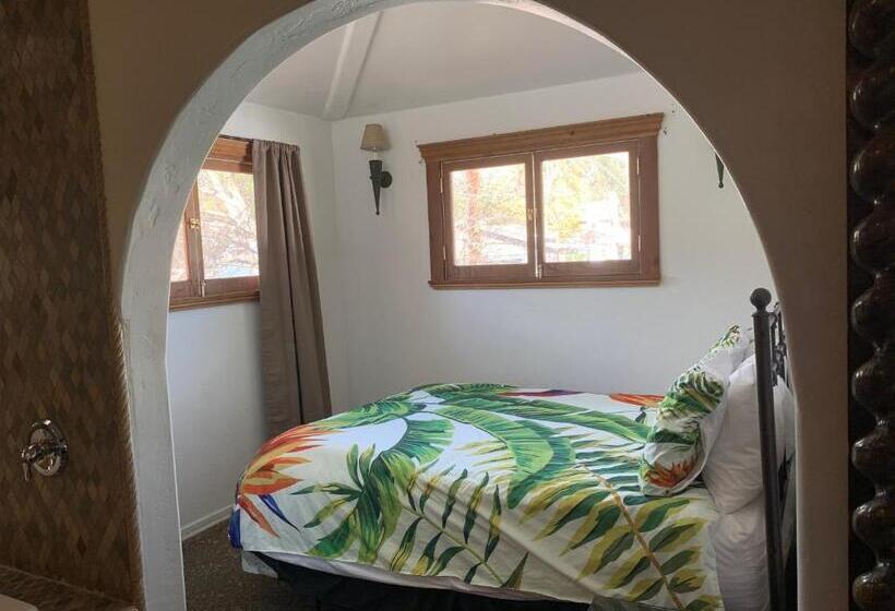 Президентский Люкс, Chantico Inn