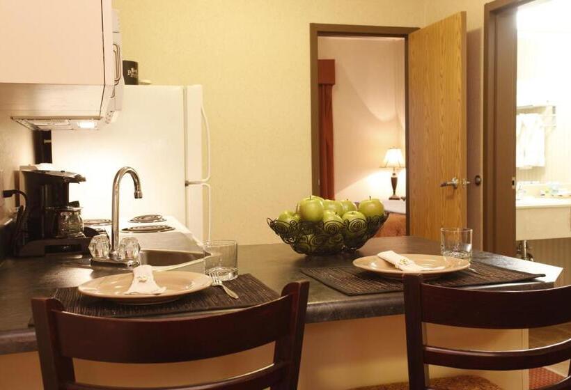 Люкс Кровать Кинг, Pomeroy Inn & Suites Fort St. John