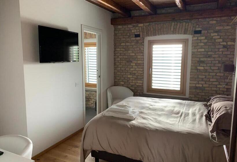 اتاق استاندارد با تخت بزرگ, B&b La Corte Dei Vizi