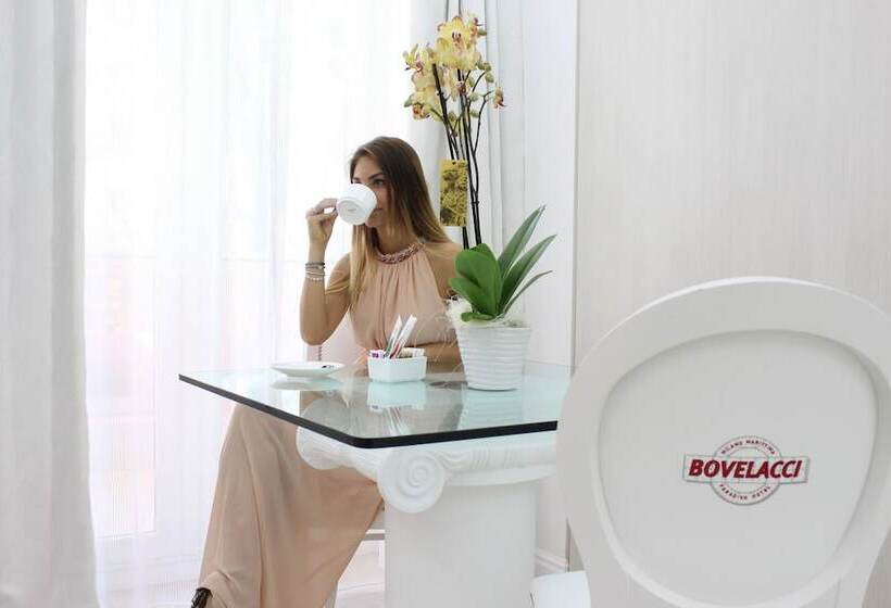 Полулюкс, Paradiso Hotel Bovelacci