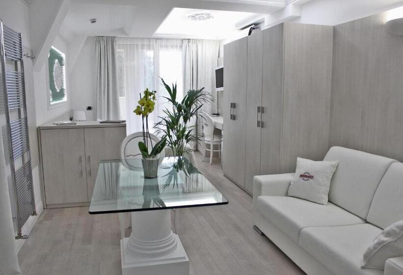 Полулюкс, Paradiso Hotel Bovelacci